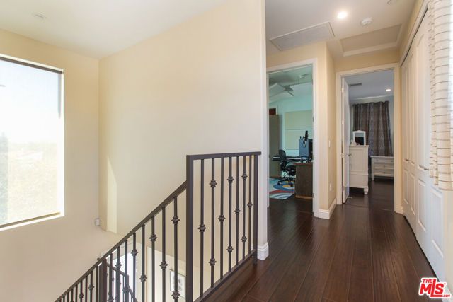 7617 Lilly Way, North Hollywood (los Angeles), CA 91605