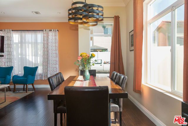 7617 Lilly Way, North Hollywood (los Angeles), CA 91605