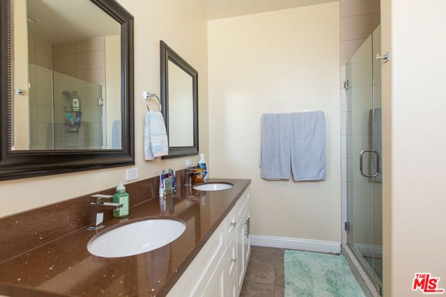 7617 Lilly Way, North Hollywood (los Angeles), CA 91605