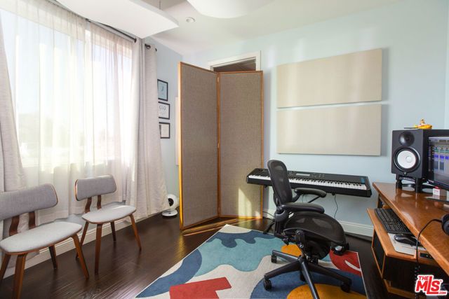 7617 Lilly Way, North Hollywood (los Angeles), CA 91605