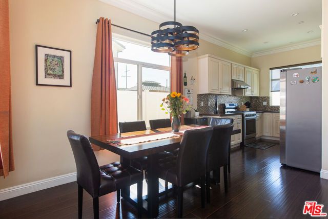 7617 Lilly Way, North Hollywood (los Angeles), CA 91605