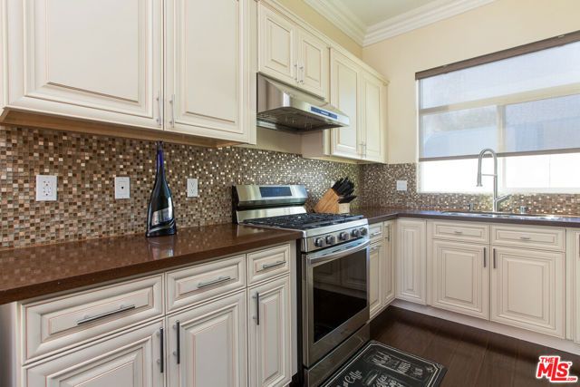 7617 Lilly Way, North Hollywood (los Angeles), CA 91605