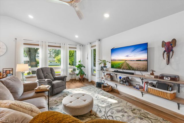 706 7th Avenue S, Princeton, MN 55371