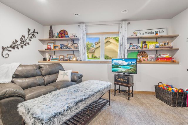 706 7th Avenue S, Princeton, MN 55371