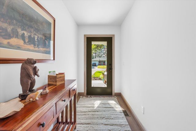 706 7th Avenue S, Princeton, MN 55371