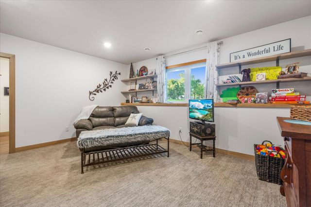 706 7th Avenue S, Princeton, MN 55371