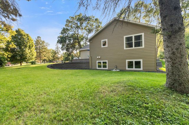706 7th Avenue S, Princeton, MN 55371