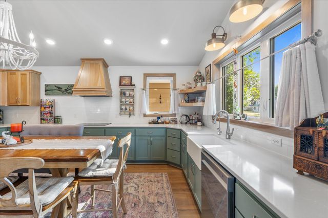 706 7th Avenue S, Princeton, MN 55371