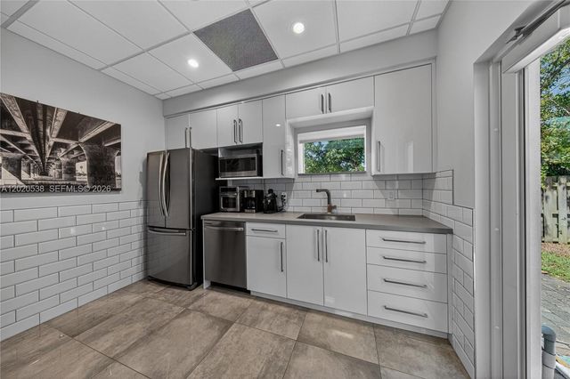 1327 SE 2nd Avenue, Fort Lauderdale, FL 33316