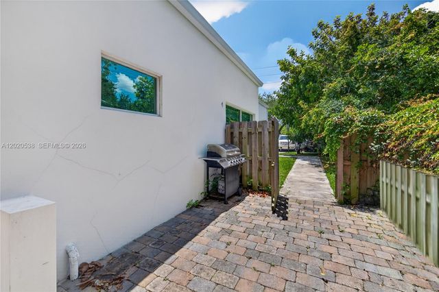 1327 SE 2nd Avenue, Fort Lauderdale, FL 33316