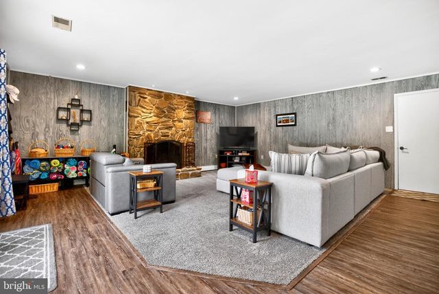 1121 CHELSEA RD, Garnet Valley, PA 19060