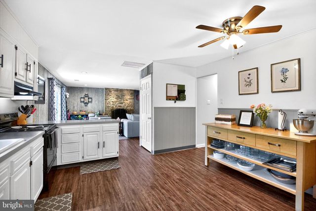 1121 CHELSEA RD, Garnet Valley, PA 19060