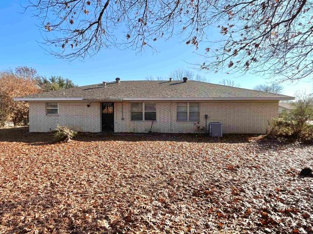 902 S PRESTON ROAD, Burkburnett, TX 76354