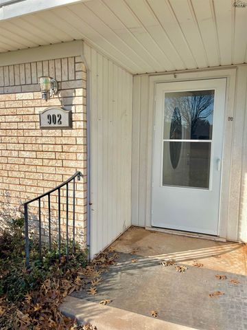 902 S PRESTON ROAD, Burkburnett, TX 76354