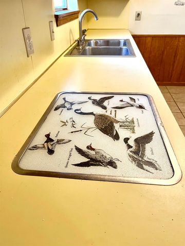 902 S PRESTON ROAD, Burkburnett, TX 76354