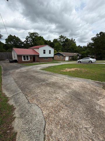 1221 Denton Road, Dothan, AL 36303