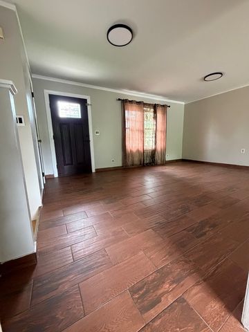 1221 Denton Road, Dothan, AL 36303