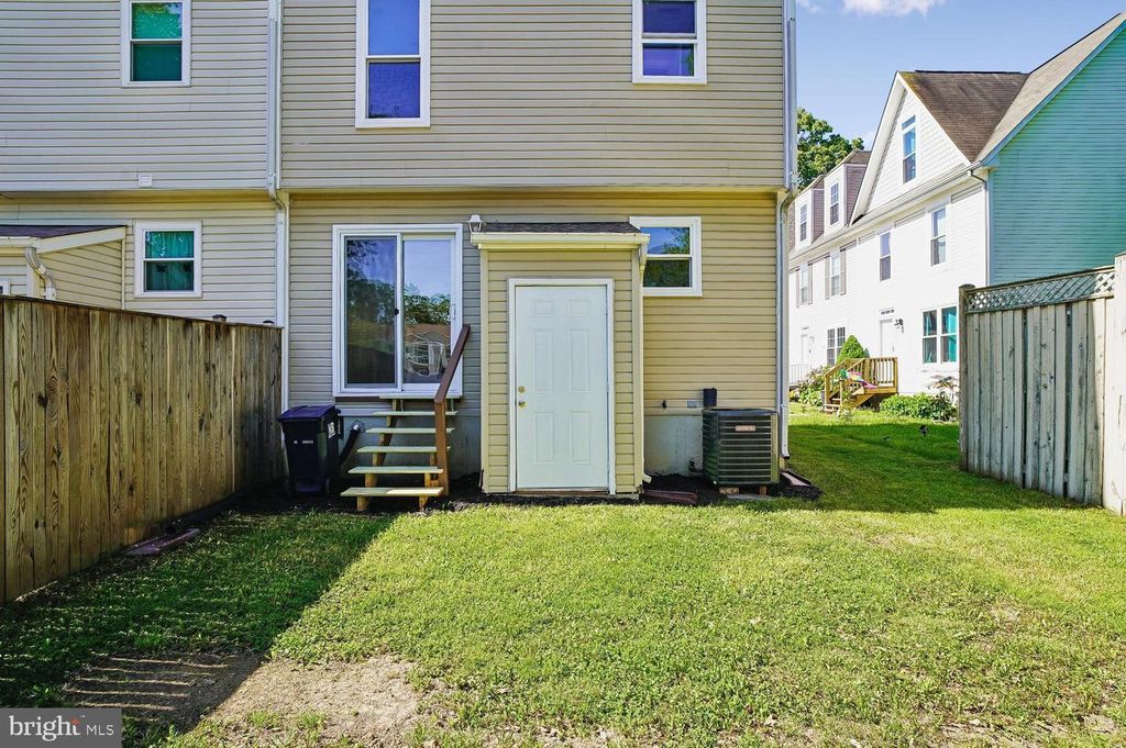 Image 3 of property listing at 9556 SEA GULL CT, North Beach, MD 20714
