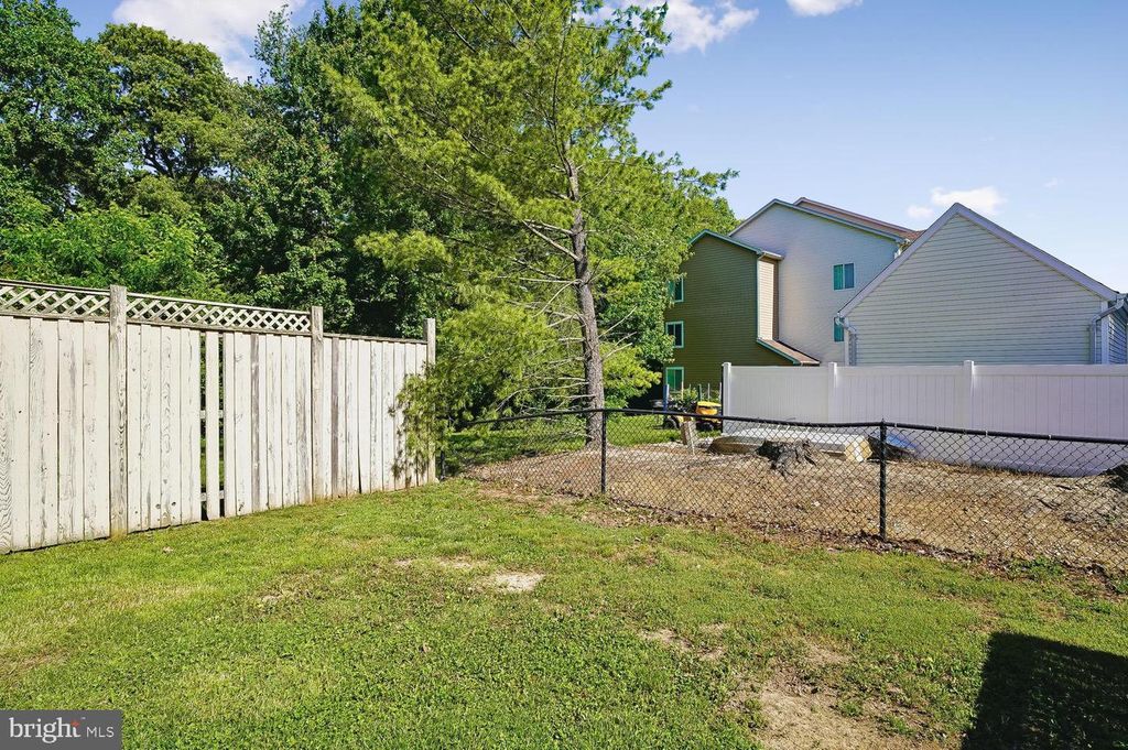 Image 4 of property listing at 9556 SEA GULL CT, North Beach, MD 20714