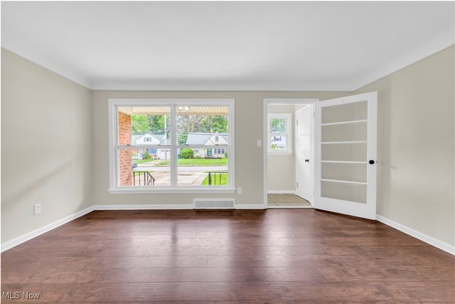 416 E 255th Street, Euclid, OH 44132