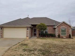 3212 E Irvington Street, Broken Arrow, OK 74014