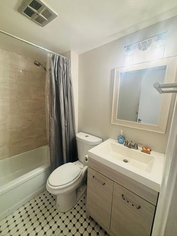 118 Royal Pk Drive, Oakland Park, FL 33309