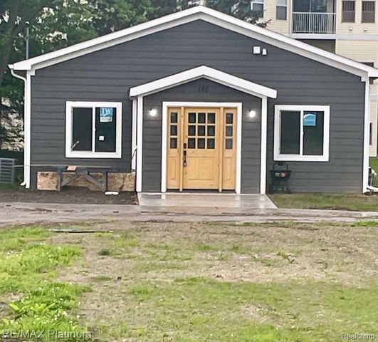 145 Elms, Flushing, MI 48433