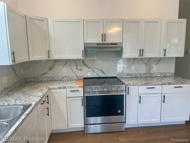 145 Elms, Flushing, MI 48433