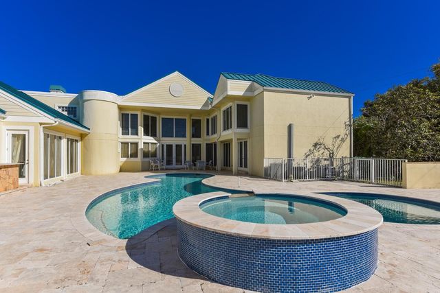 3343 S Indian River Drive, Fort Pierce, FL 34982