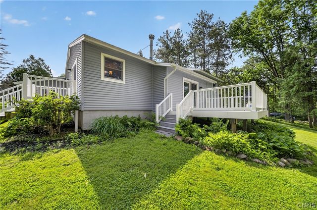 18 Harvest Drive, Oswego, NY 13126