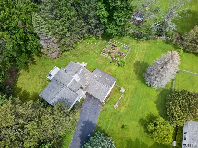 18 Harvest Drive, Oswego, NY 13126