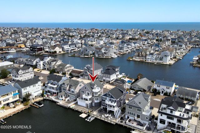 417 Delray Drive, Lavallette, NJ 08735