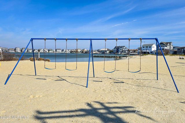 417 Delray Drive, Lavallette, NJ 08735