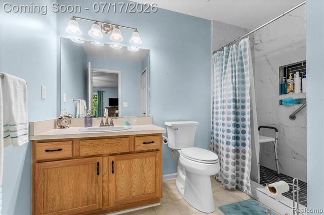 2929 Cottonwood Drive, Waterford, MI 48328