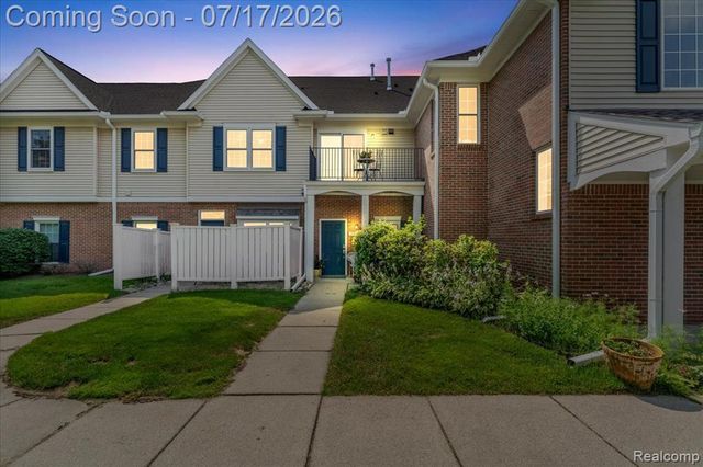 2929 Cottonwood Drive, Waterford, MI 48328