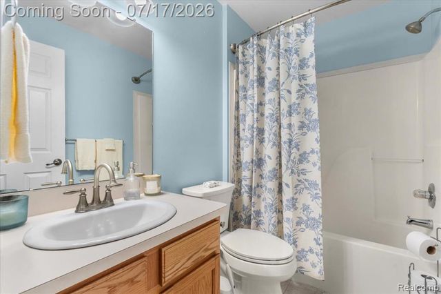 2929 Cottonwood Drive, Waterford, MI 48328