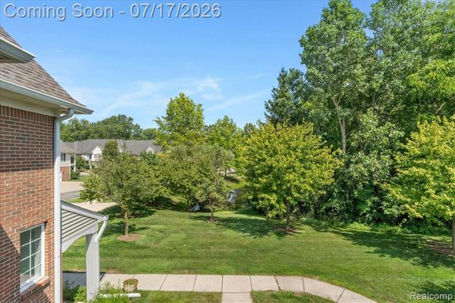 2929 Cottonwood Drive, Waterford, MI 48328