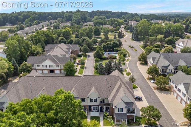 2929 Cottonwood Drive, Waterford, MI 48328