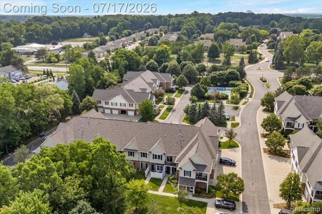 2929 Cottonwood Drive, Waterford, MI 48328
