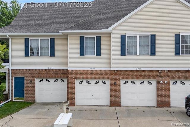 2929 Cottonwood Drive, Waterford, MI 48328