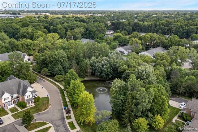 2929 Cottonwood Drive, Waterford, MI 48328