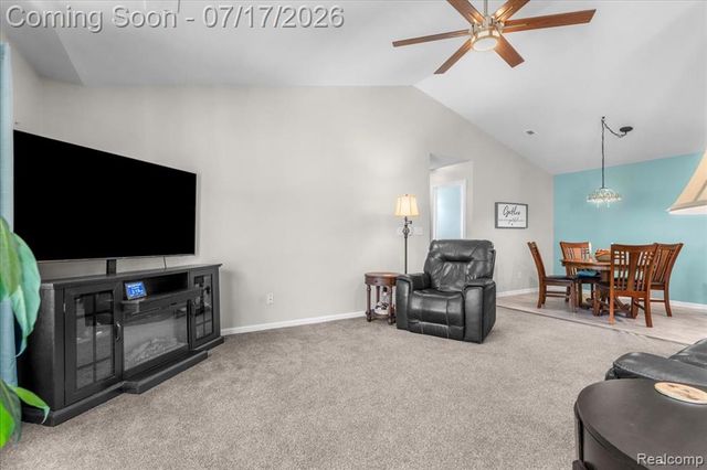 2929 Cottonwood Drive, Waterford, MI 48328