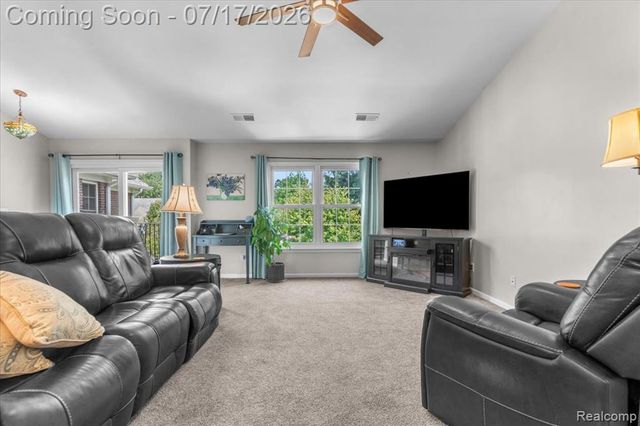 2929 Cottonwood Drive, Waterford, MI 48328