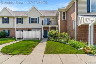 2929 Cottonwood Drive, Waterford, MI 48328
