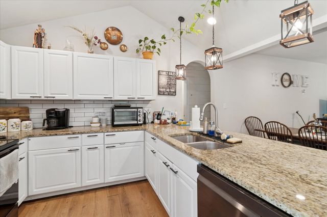 1102 W 12th Street, Bonham, TX 75418