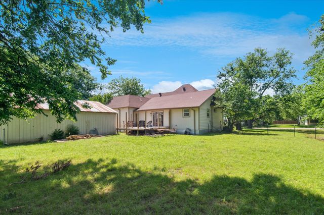 1102 W 12th Street, Bonham, TX 75418