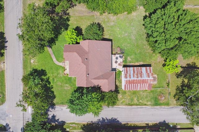 1102 W 12th Street, Bonham, TX 75418