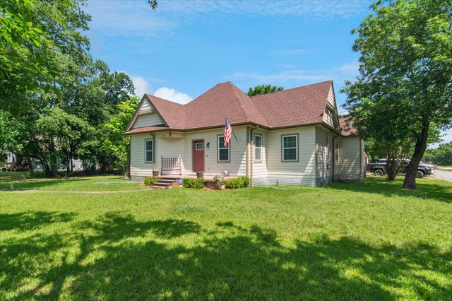 1102 W 12th Street, Bonham, TX 75418