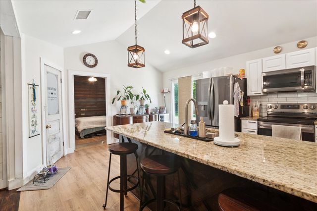 1102 W 12th Street, Bonham, TX 75418