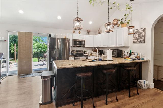 1102 W 12th Street, Bonham, TX 75418